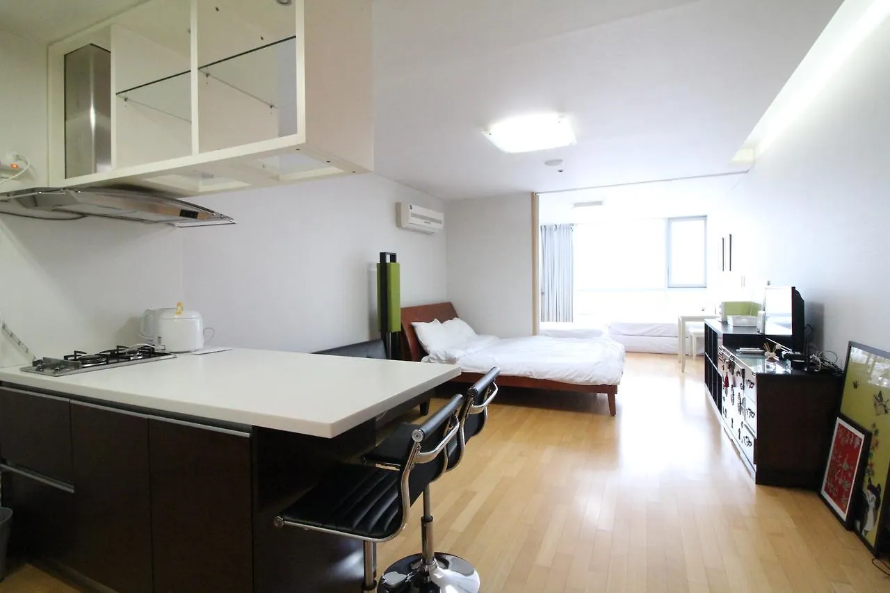 Gangnam Galaxy Lux Apt location